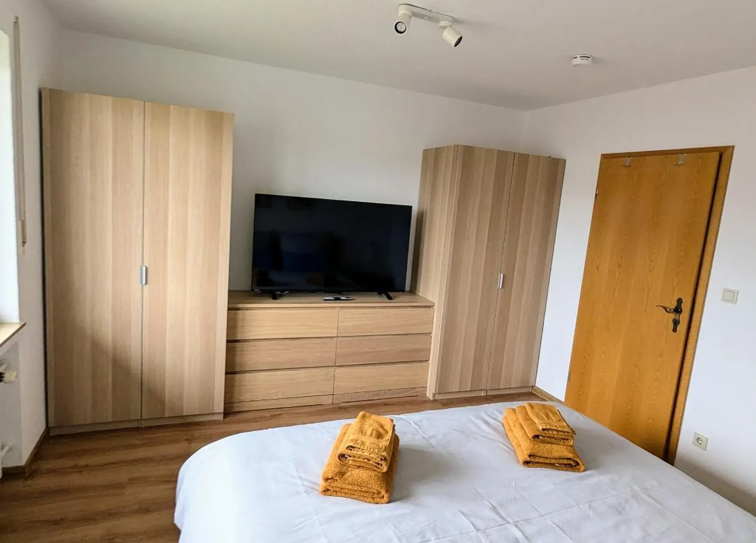 Moderne Und Gemuetliche Stadtnahe Wohnung Haßfurt 0*,